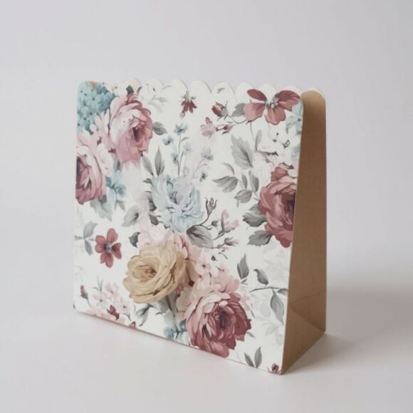 Gift Bag- Floral Shabby Chic Gift Bag 12"×11"×4" Scalloped Edge With Organza NWT - Picture 6 of 6